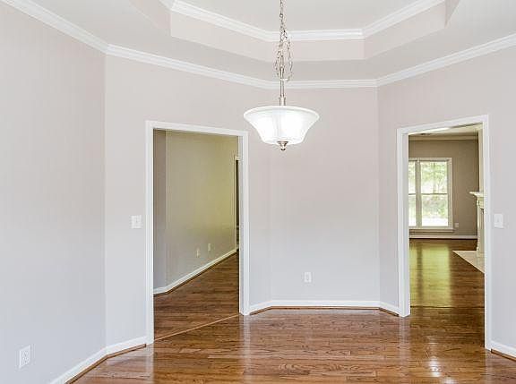 5th image of 443 N Lake Rd