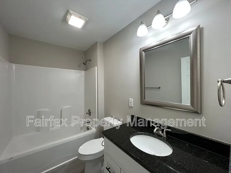 2307 Owen St #C — Photo 8
