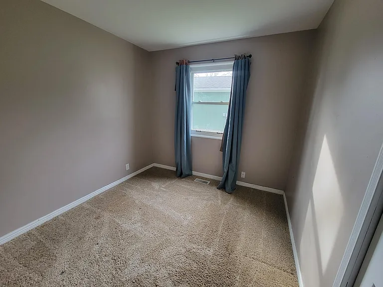 5021 Blackford Dr W — Photo 11