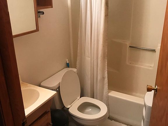 3rd image of 546 W Doty St APT 2
