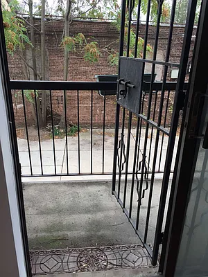 Rented by Nooklyn NYC LLC | media 19