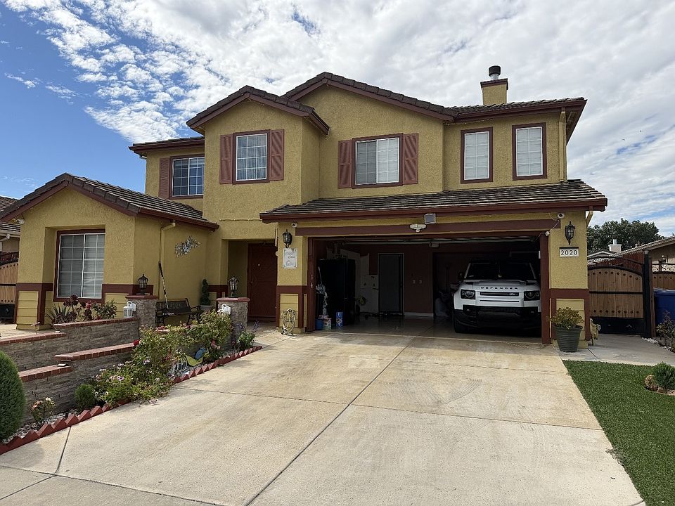 1st image of 2020 Spring Ln