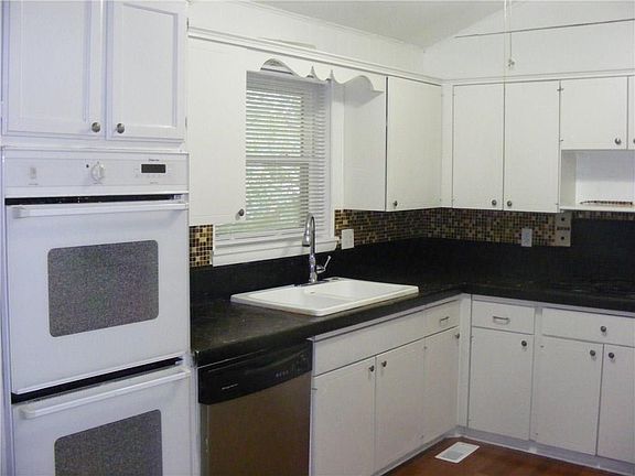 4th image of 3 Syston Ln