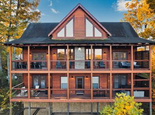 2636 Cloud View Dr, Sevierville, TN 37862