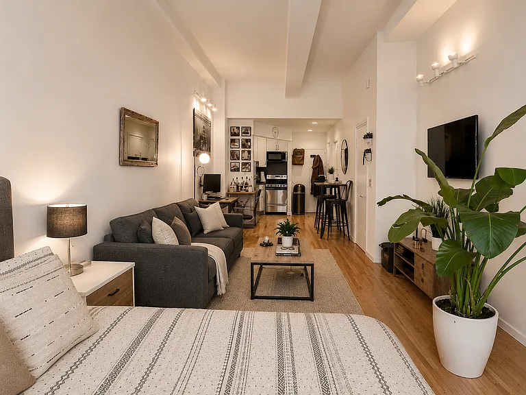 449 W 44th St #2-B — Photo 2