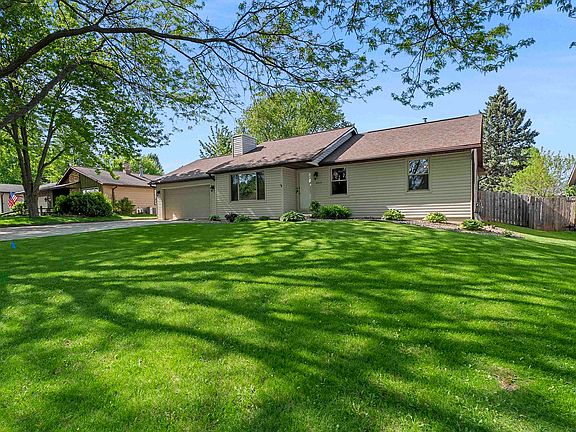 5th image of 2545 Wildflower Row