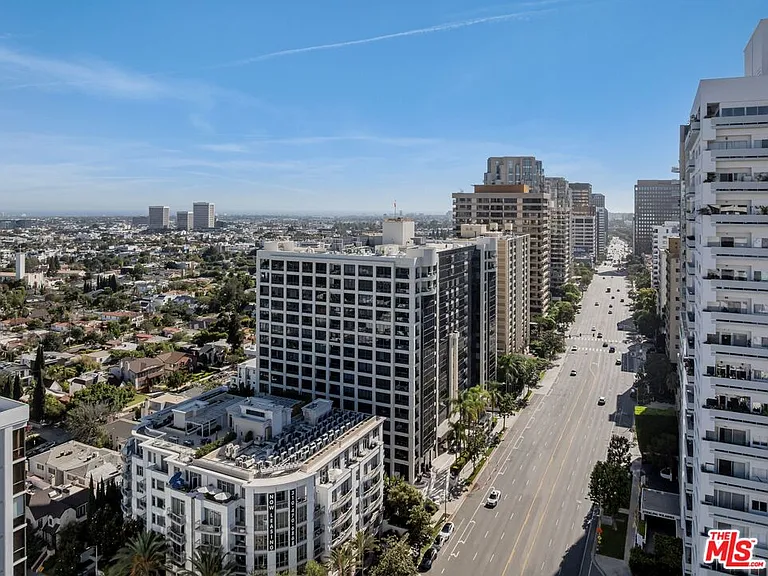 10724 Wilshire Blvd #712 — Photo 38