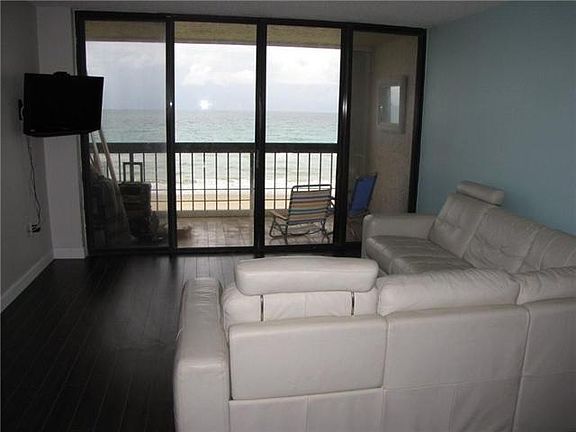4th image of 9940 Ocean Dr #408