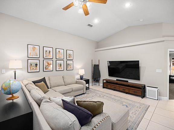 2nd image of 202 Limestone Cir