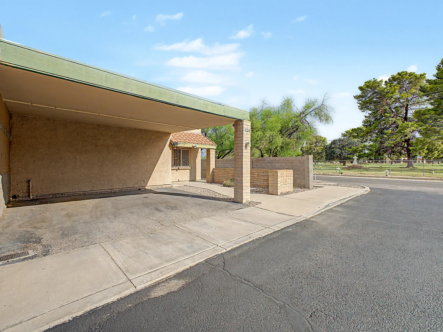 2 bed, 1043 sqft, $1,400 — Photo 3