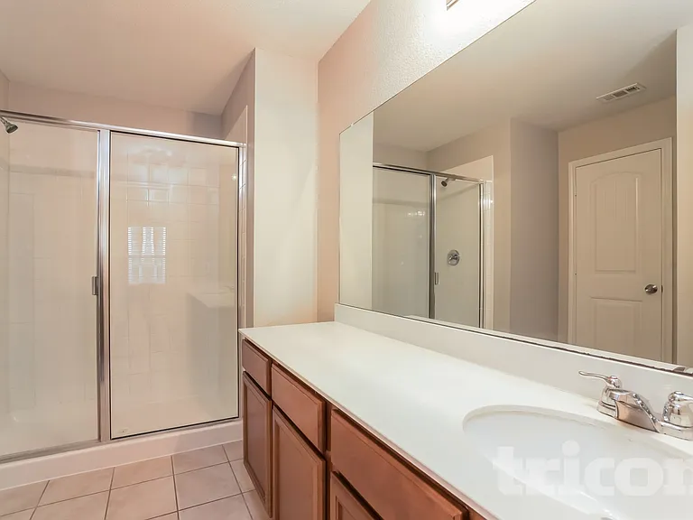 2511 Glen Hollow Dr — Photo 11