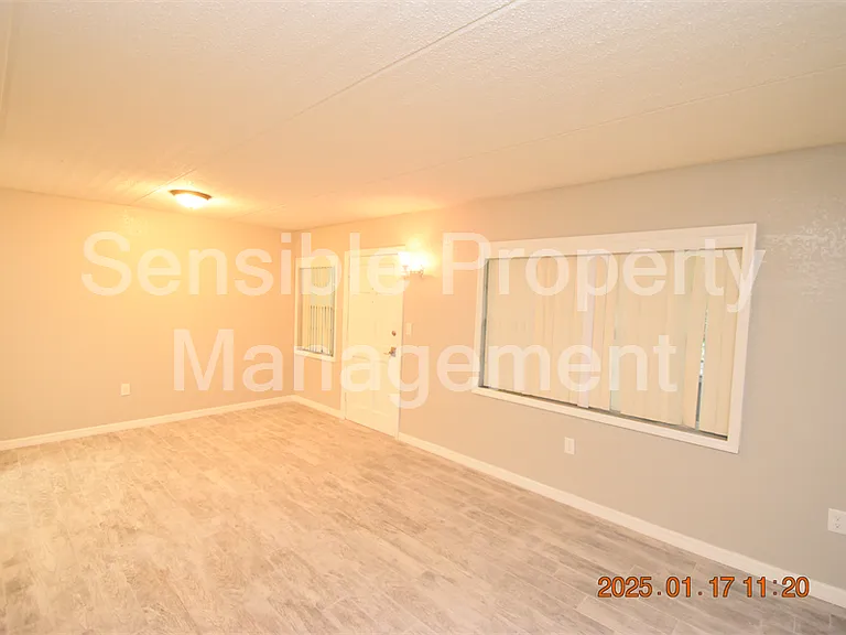 306 Danube Ave #2 — Photo 4