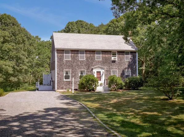 52 Oak Knoll Rd, West Tisbury, MA 02575