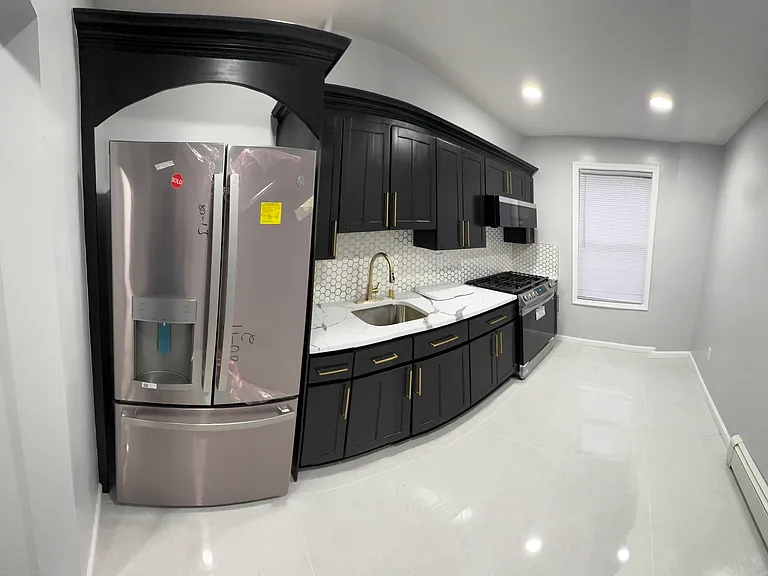 300 E Price St #2 — Photo 4