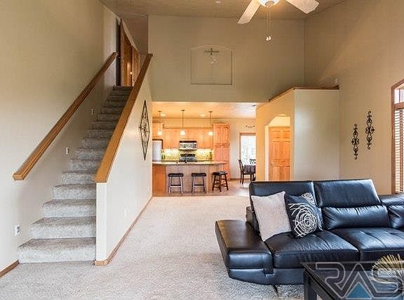 5th image of 707 E 70th Pl