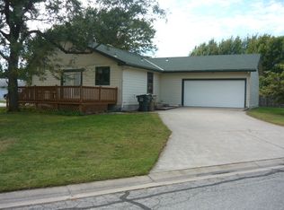 500 Charles St, Hesston, KS 67062