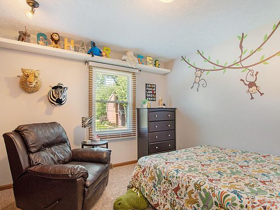 5th image of 4907 Chableau Dr SW