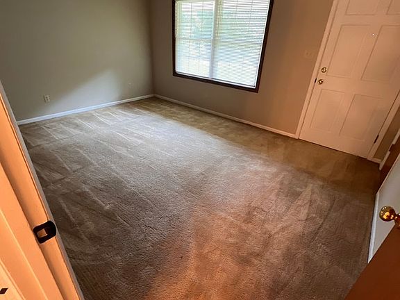 4th image of 704 Lake Condy Rd