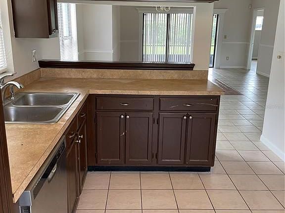 4th image of 1005 Pearson Dr