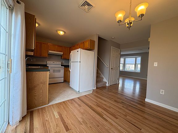 5th image of 267 Bridge St Unit 18