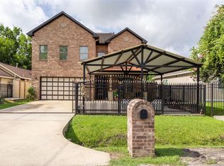 3910 Melbourne St, Houston, TX 77026