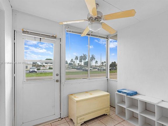 5th image of 2857 Ashley Dr W APT A