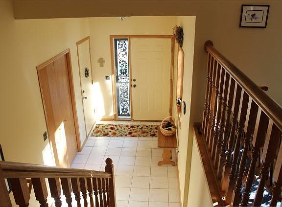 3rd image of 325 Sherwood Ct