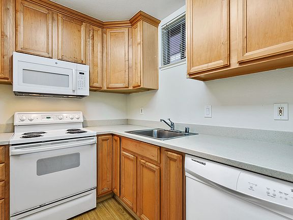 2nd image of 3500 Pennsylvania Ave #12