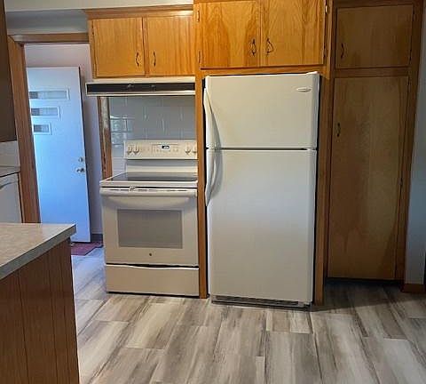 5th image of 2492 Flintridge Dr