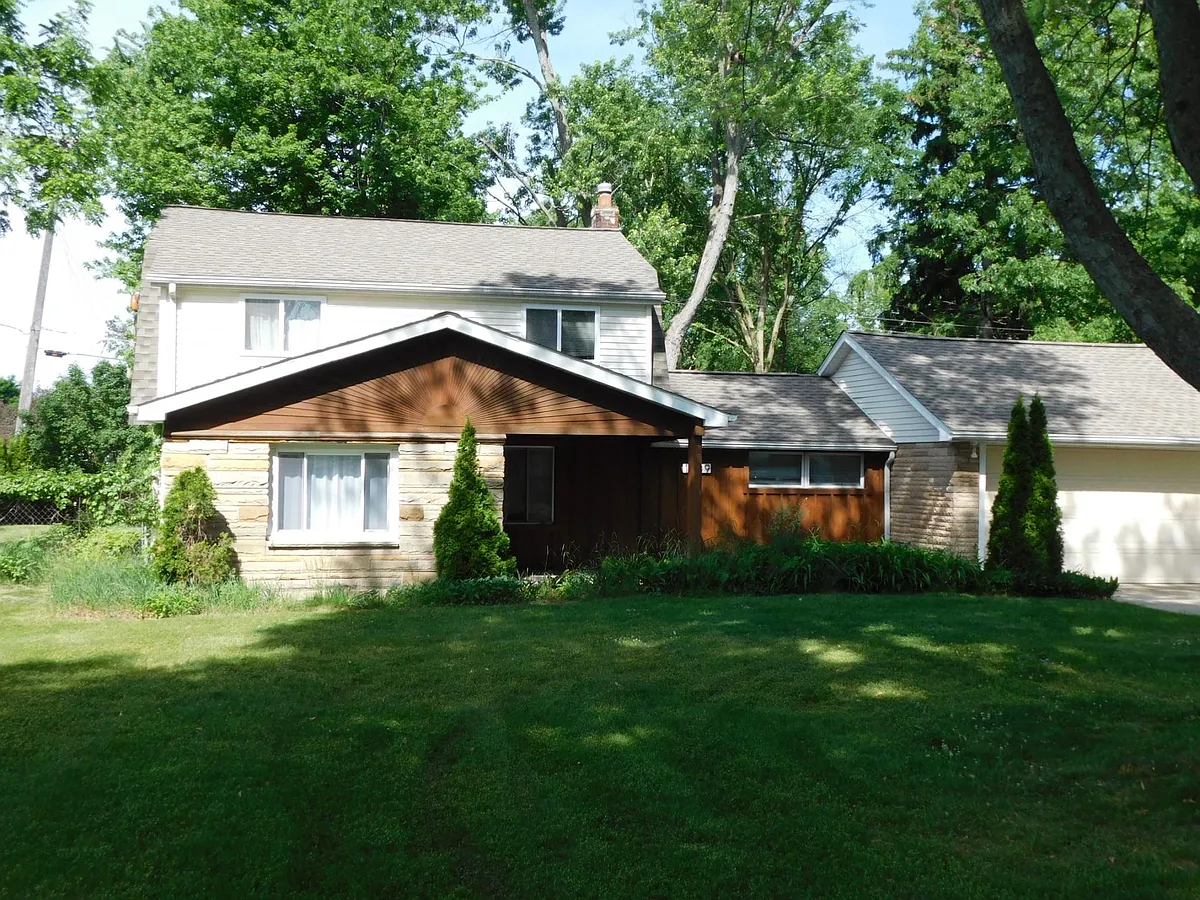 1309 Decker Rd, Walled Lake, MI 48390 HotPads