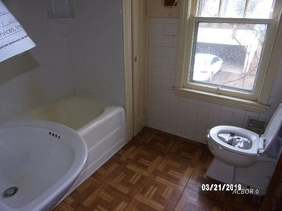 4th image of 20 Dalton Ave