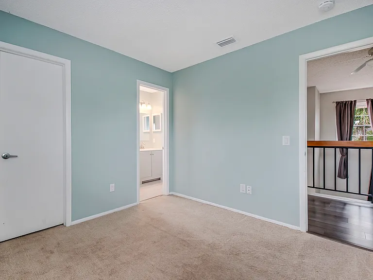 1025 Wentworth Ct — Photo 20