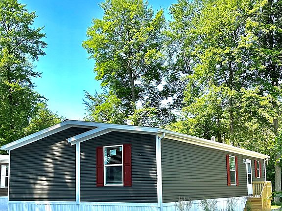 2nd image of 107 San Souci Dr NW