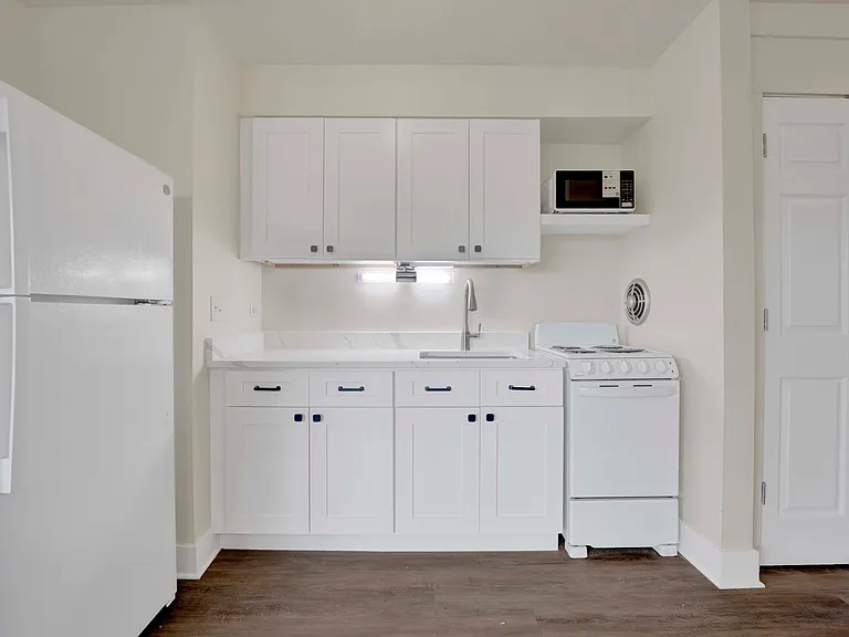 140 Ann St #10 — Photo 5