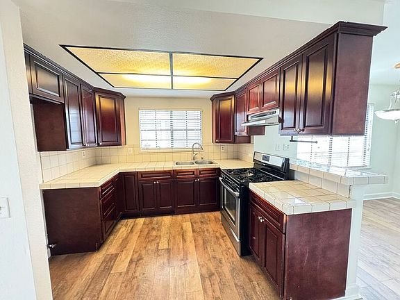 5th image of 8784 Pinecrest Pl