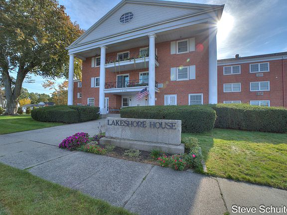 4th image of 1249 Lakeshore Dr APT 318