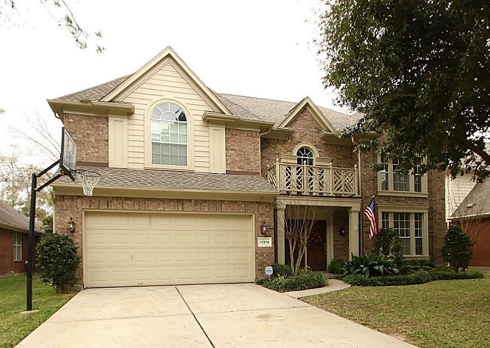 1st image of 15919 Lausanne Dr