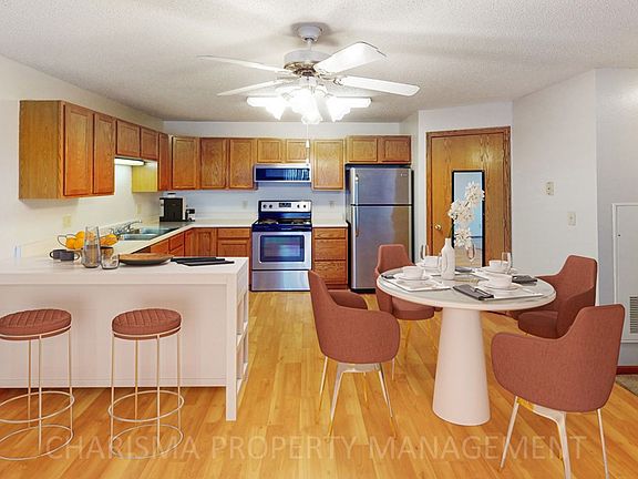 4th image of 626 N Sycamore Ave #0