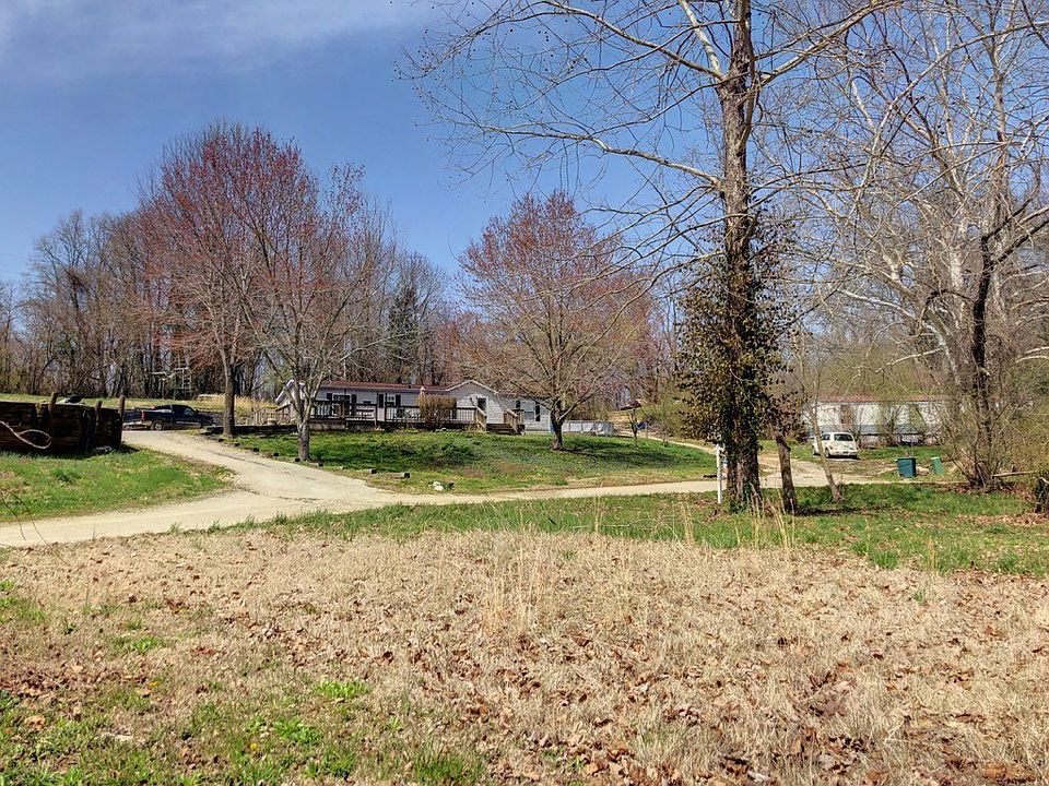 2nd image of 1049 Lakeside Grn