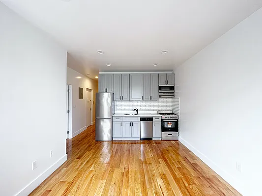 Rented by REAL New York | media 11