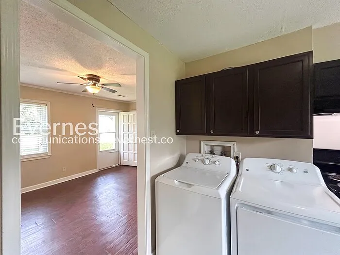 4911 Buford Ave — Photo 6