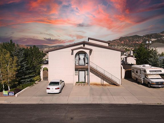 4th image of 679 S Sunset Dr