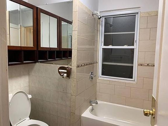 3rd image of 3700 Olinville Ave #1