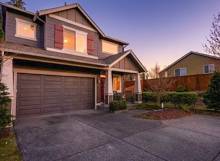 120 Pickford Pl SW — Photo 1