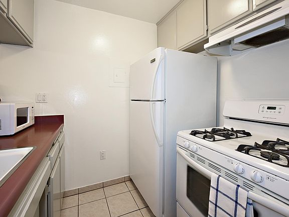 4th image of 3600 Bagley Ave APT 204