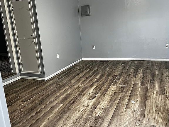 2nd image of 1115 E Ash St