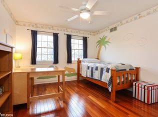 5433 Fairmount Ave, Downers Grove, IL 60515