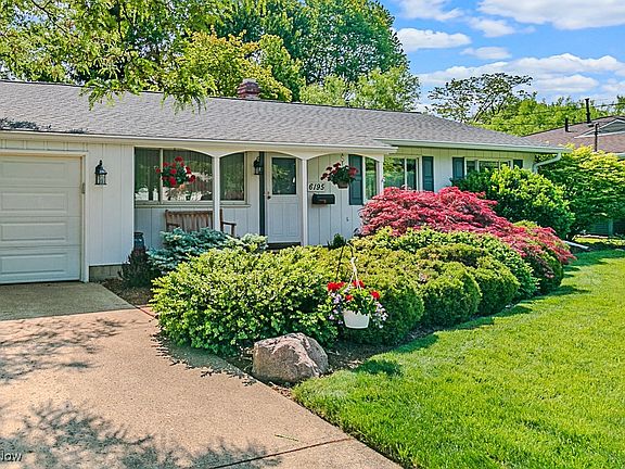 3rd image of 6195 Cambridge Park Dr