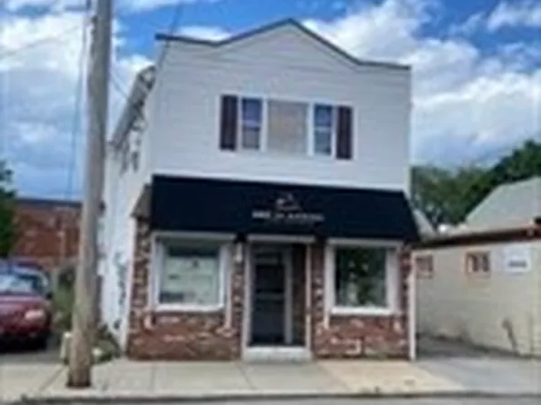 141 Essex St, Lynn, MA 01902