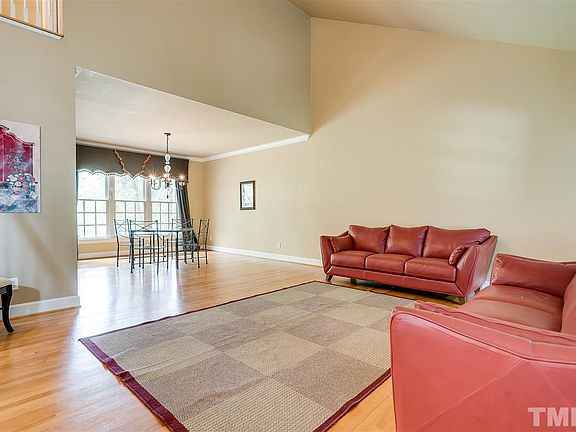 3rd image of 110 Ashworth Dr